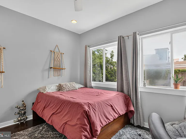 2441 Coral St — Photo 24