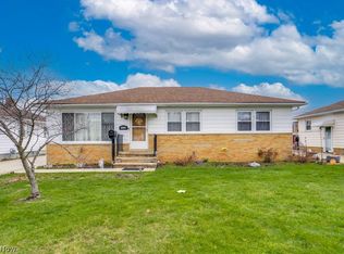 7295 Oakwood Rd, Parma, OH