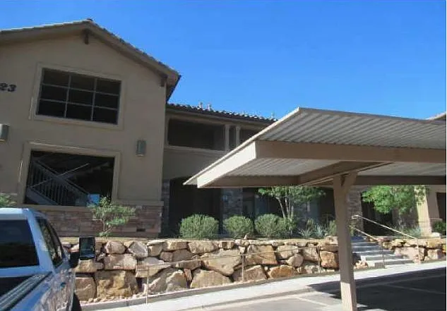 3 bed, 1590 sqft, $1,995 — Photo 2