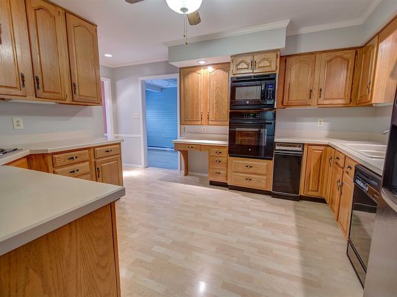 4th image of 53300 Catalina Ct