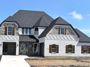 1565 W Farmington Rd, Van Alstyne, TX 75495