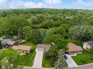 1232 Imperial Ln, New Brighton, MN 55112