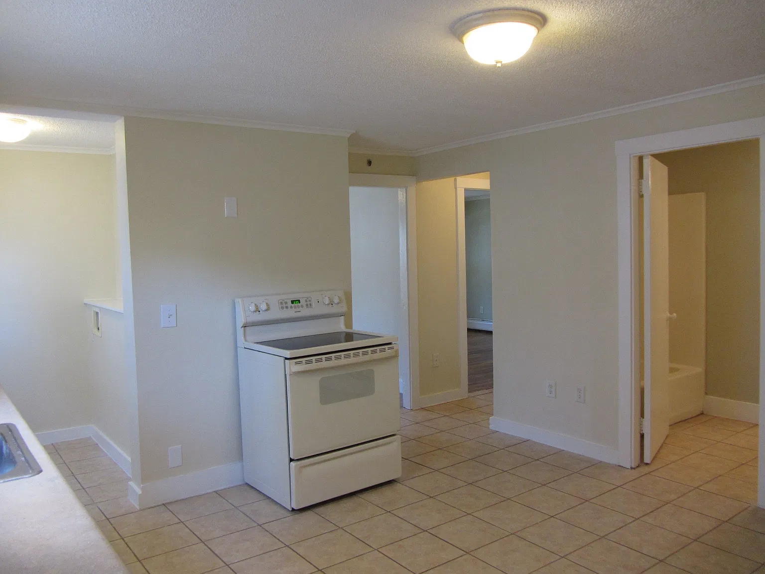 2 bed, $1,625 — Photo 4