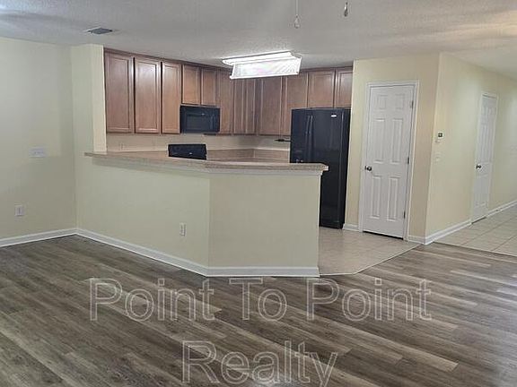 4th image of 811 S Black Cherry Dr