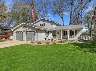 242 Bunker Dr, Schererville, IN 46375