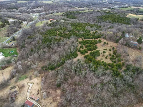 6898 Sherman Rd, Atchison, KS 66002