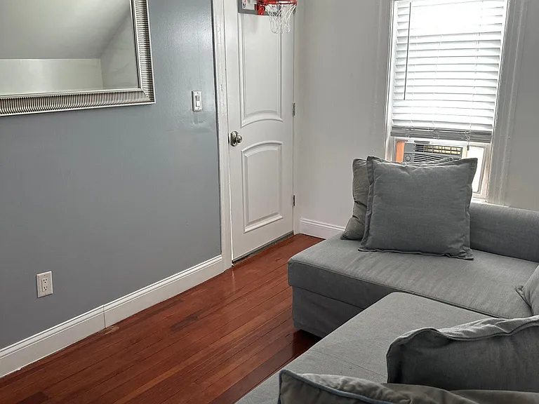 524 Warren Ave — Photo 13