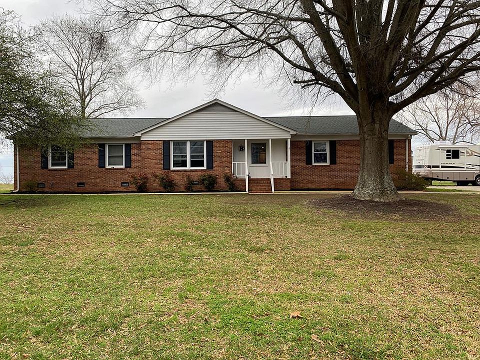1st image of 131 Green Park Dr