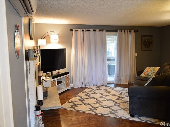 4th image of 8502 Queets Dr NE