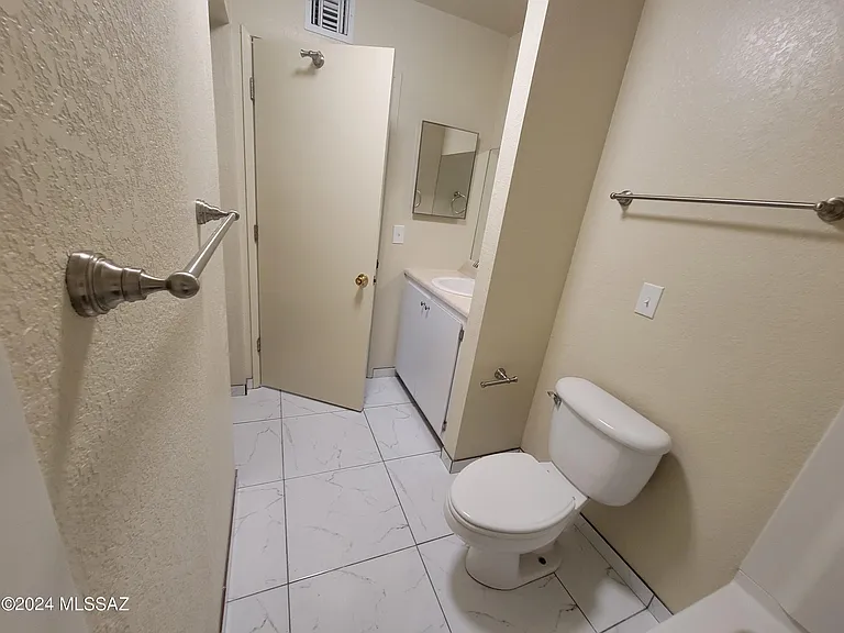 345 E Glenn St #3 — Photo 15