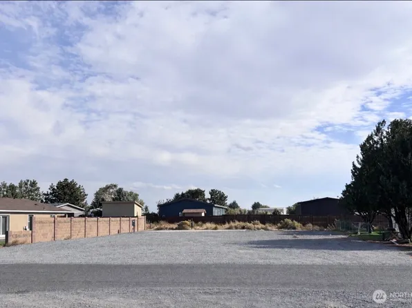 321 Spring Circle SW, Mattawa, WA 99349