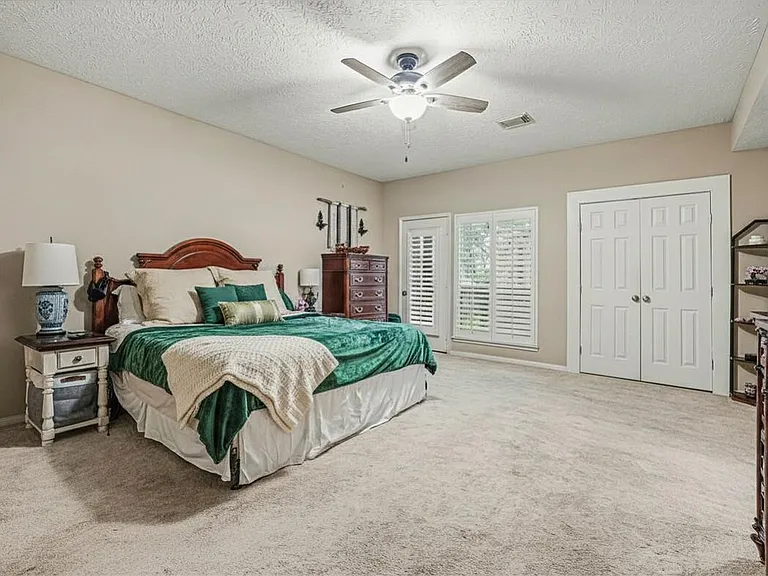 819 Davis Rd — Photo 16