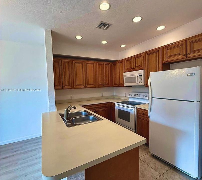 1st image of 63 SE 3rd Ave #2