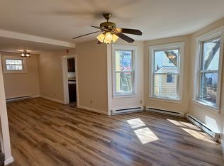 57 Main St, Hampton, NJ 08827