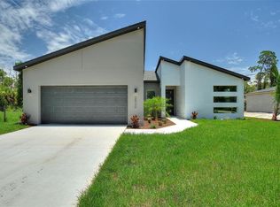 2214 Grandview Dr, North Port, FL 34288