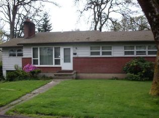 735 E Fairfield St, Gladstone, OR 97027