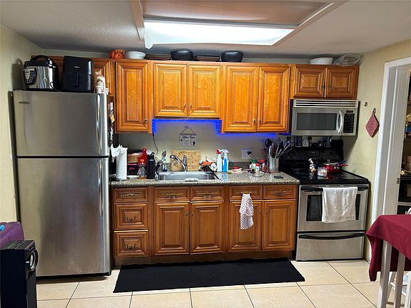 3rd image of 7112 Southgate Boulevard #7112