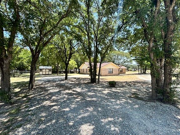 3rd image of 137 County Road 1759a