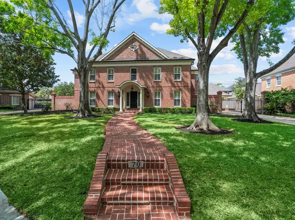 70 Pipers Walk, Sugar Land, TX 77479