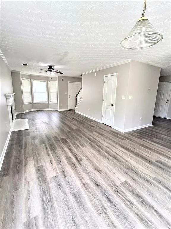 3 bed, 2.5 bath, 1542 sqft, $1,800 — Photo 4