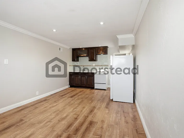 470 Westmoor Ave — Photo 12