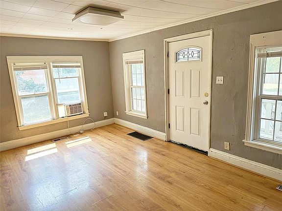5th image of 123 N Willow Ave