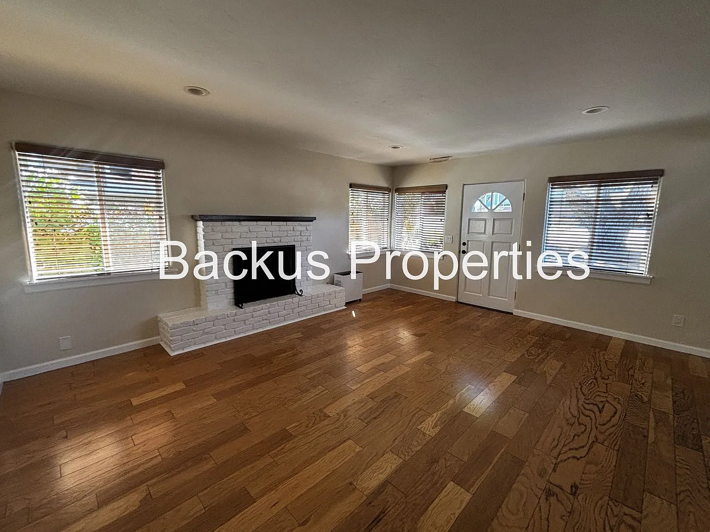 Great three bedroom home near Presidio of Monterey — Photo 4