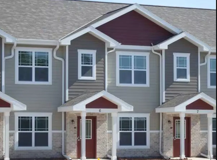 Whispering Echoes Townhomes — Photo 1