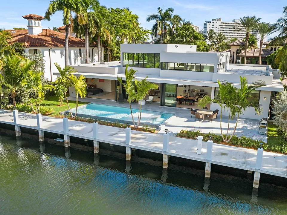 401 Royal Plaza Dr