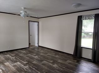 3866 Candlelight Dr, Columbus, IN 47203