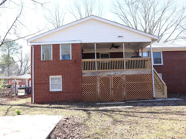 507 Town And Country Dr NW — Photo 4