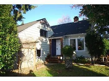 9434 SW Capitol Hwy photo 1