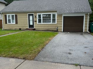 340 S Ahrens Ave, Lombard, IL 60148