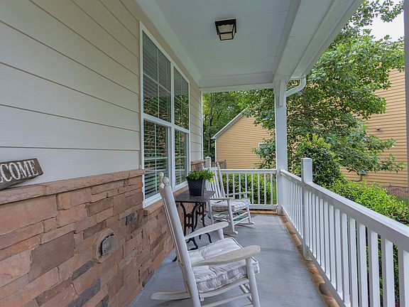 2nd image of 216 Hopesworth Ct