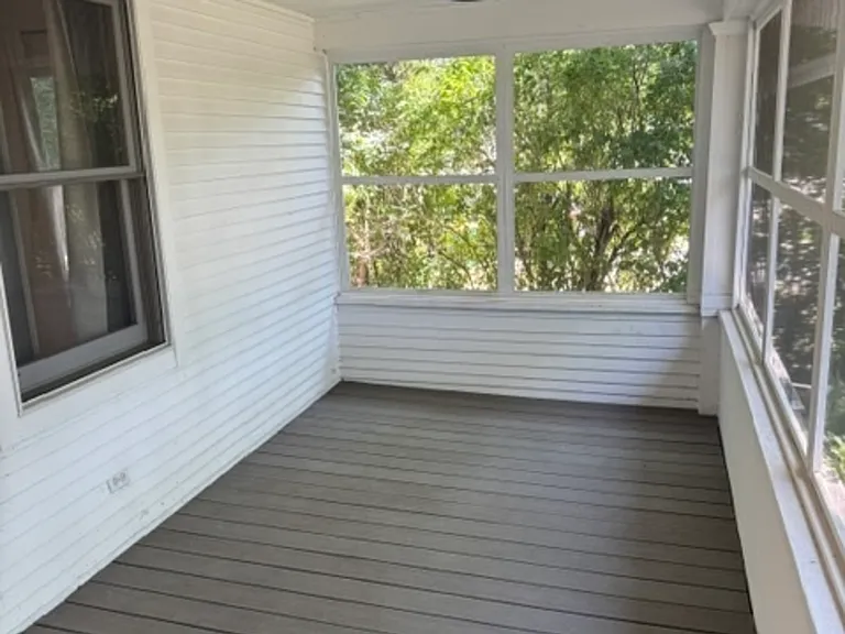 255 S Happ Rd — Photo 3