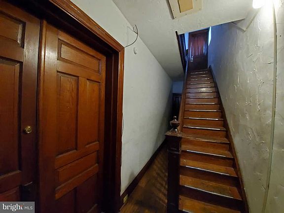 3rd image of 644 W Philadelphia St