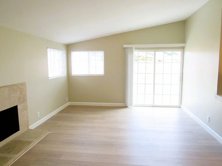 7049 Fillmore Dr — Photo 3