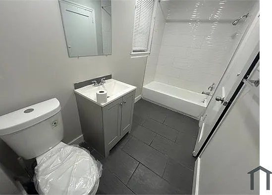 3 bed, $1,990 — Photo 2