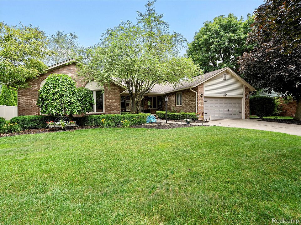 1st image of 8999 Shelby Woods Dr