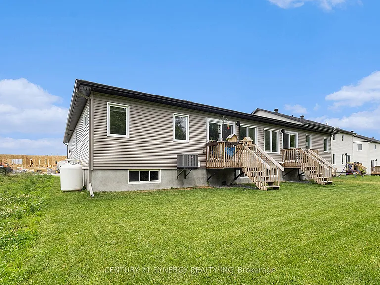 68 Villeneuve Dr — Photo 19
