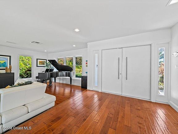 5th image of 408 Riverside Dr