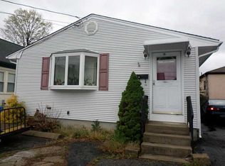 38 Ferncliff Ave, North Providence, RI 02911