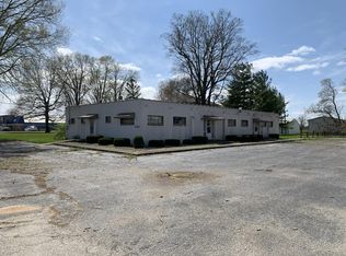 1050 S Market St, Monticello, IL 61856