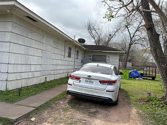 4th image of 2508 4th St