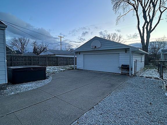 2nd image of 4732 Marigold Rd