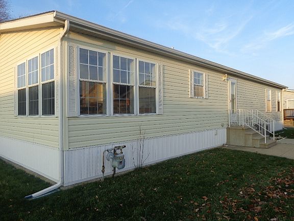 3rd image of 163 Scarlet Dr