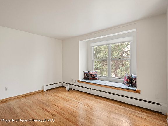2nd image of 415 Pacific Ave #C