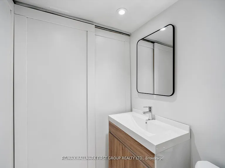 285 Rhodes Ave #LOWER — Photo 10