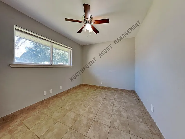 2724 Russwood Ln — Photo 21
