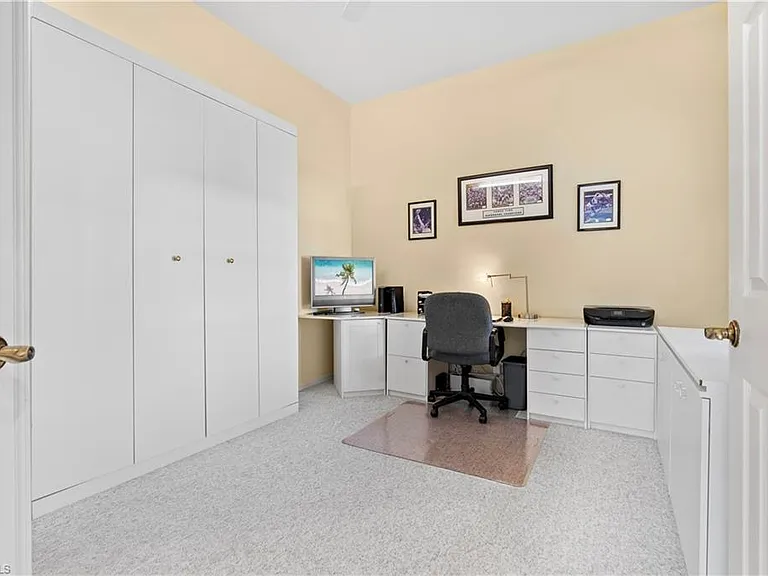 13520 Southampton Dr — Photo 10